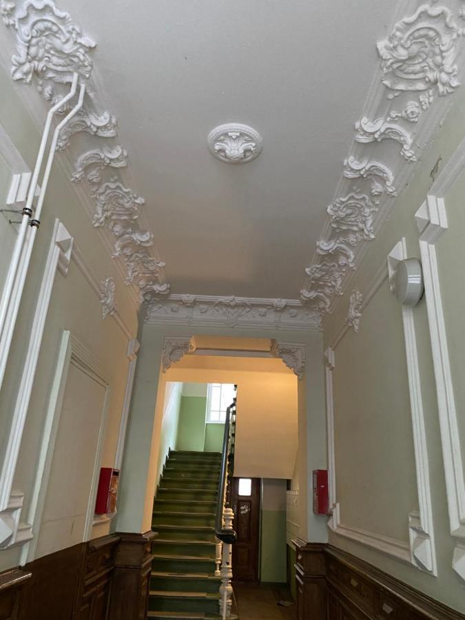 Apartment Vorhang Auf!